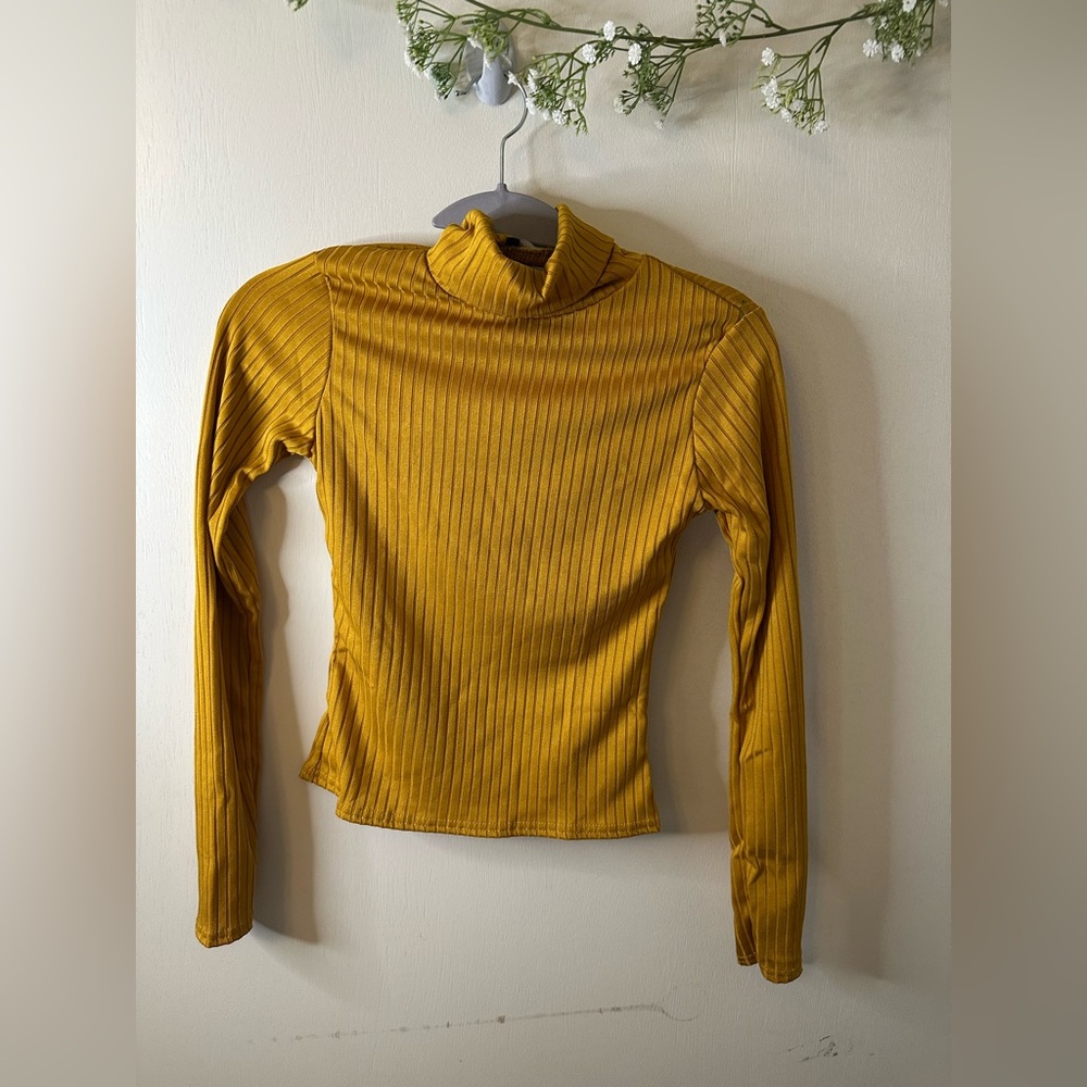 NWT Parisian Works | Golden Ribbed Turtleneck